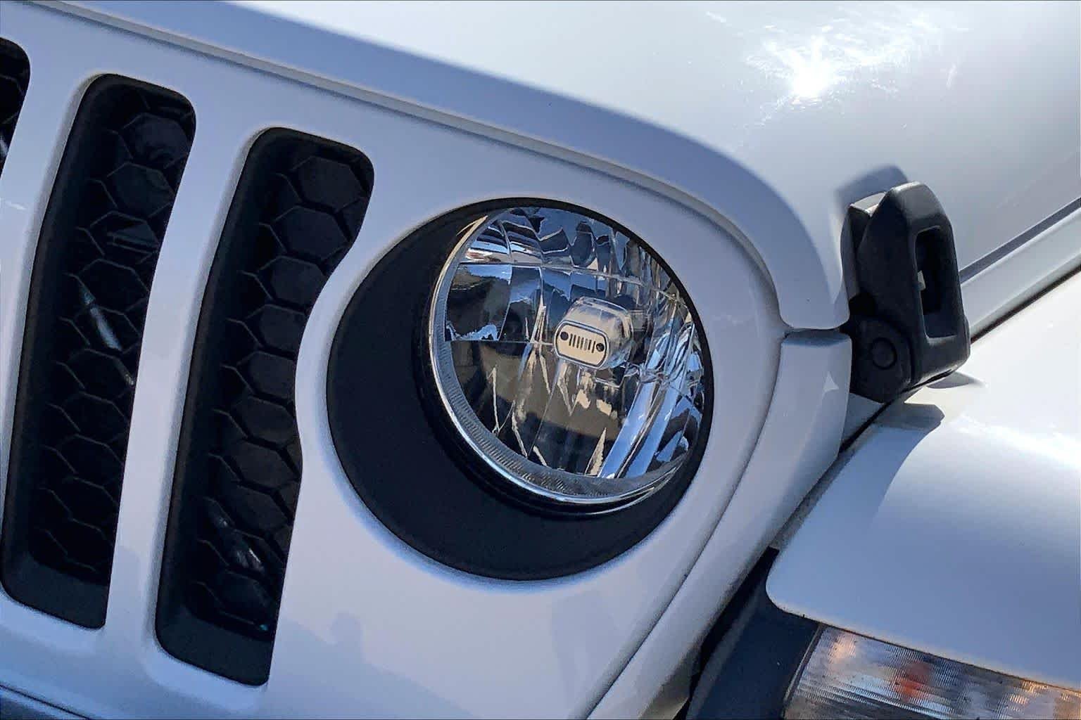 Used 2022 Bright White Clearcoat Jeep Overland image 54