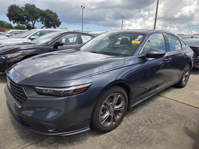 Used 2024 Meteorite Gray Metallic Honda  image 6