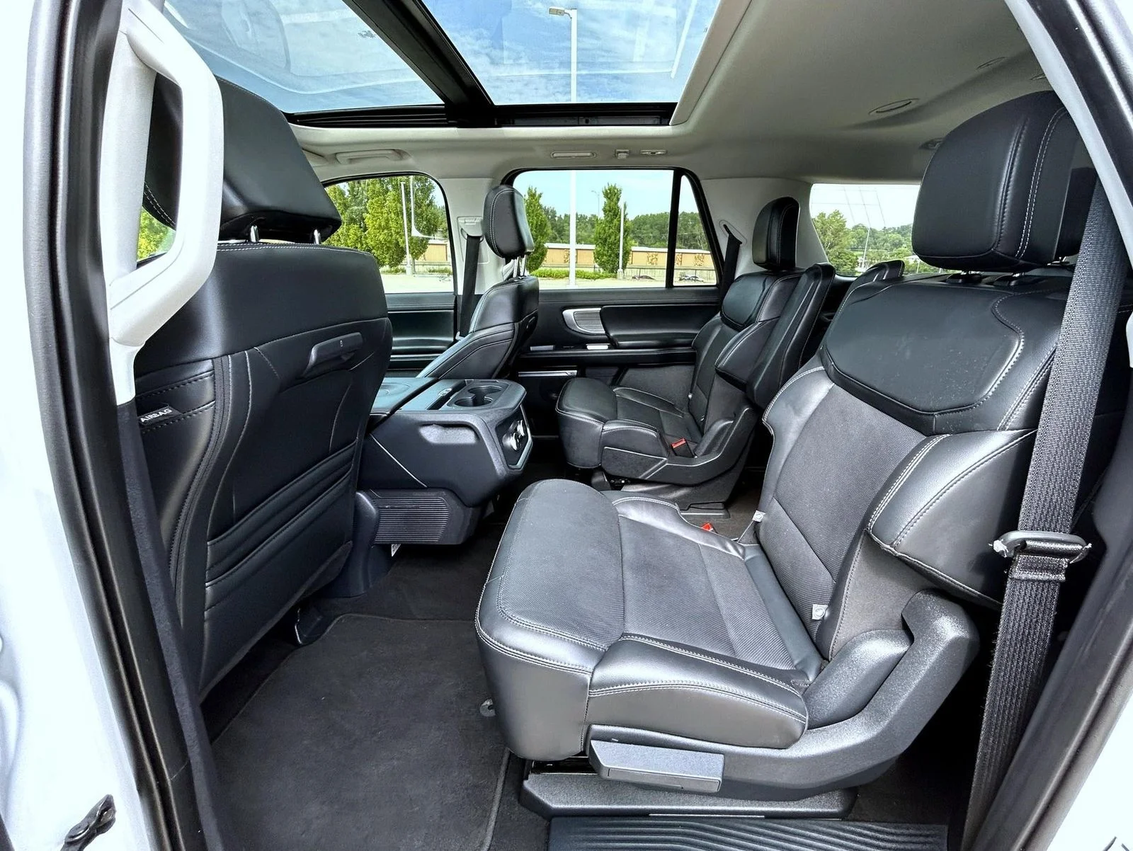 Used 2025 White Ford Platinum image 19
