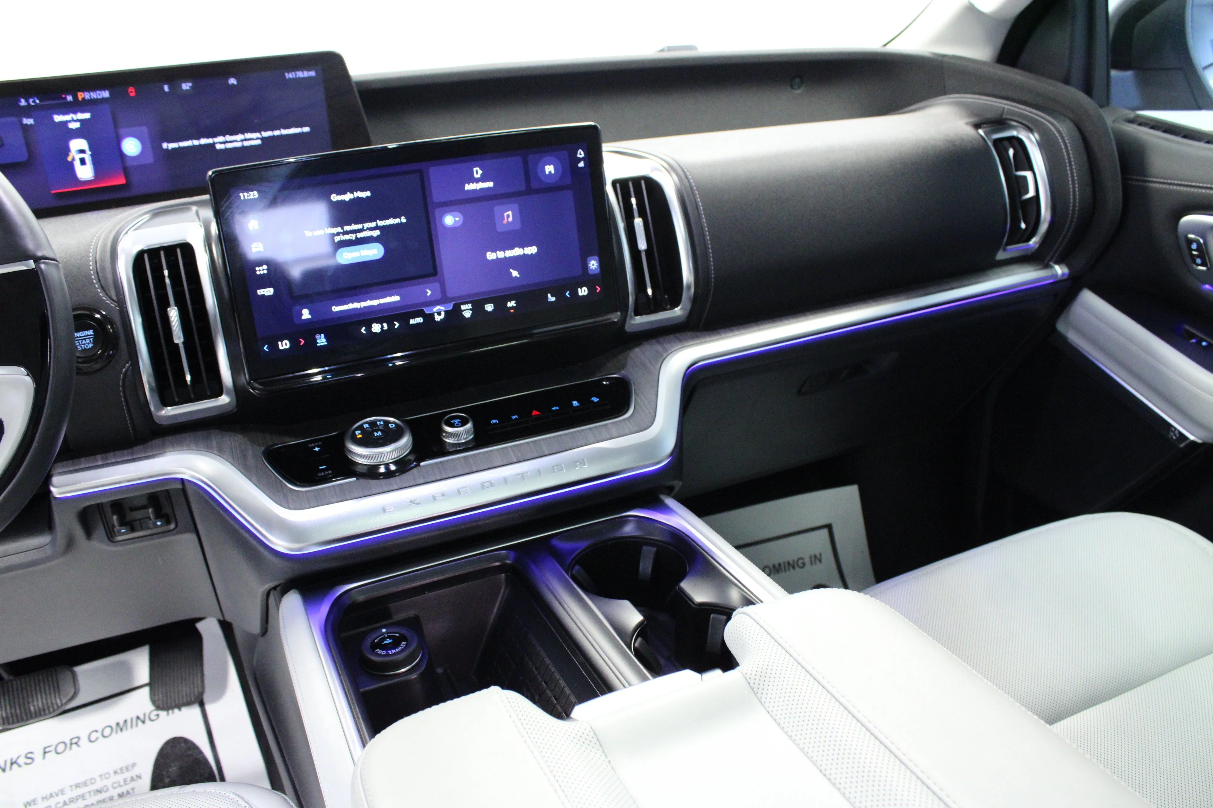 Used 2025 White Metallic Ford Platinum image 20