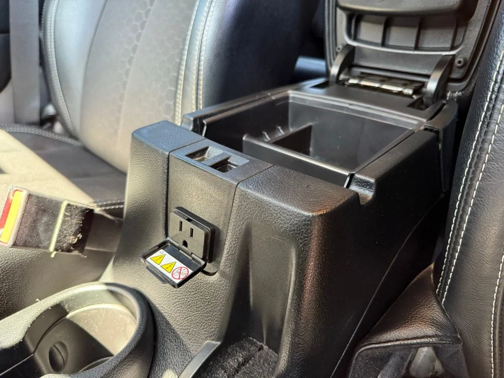 Used 2018 Silver Jeep Unlimited Sport image 27
