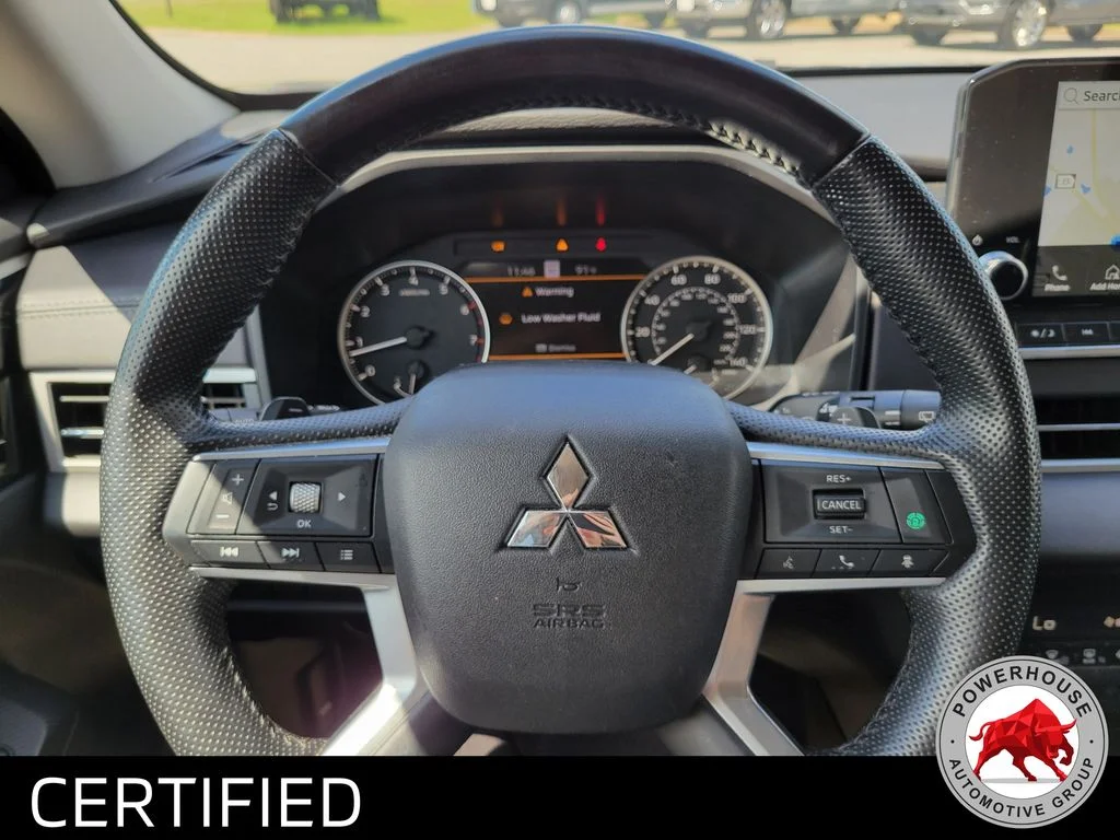 Used 2024  Mitsubishi SE image 33