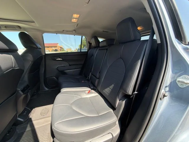 Used 2021  Toyota XLE image 16