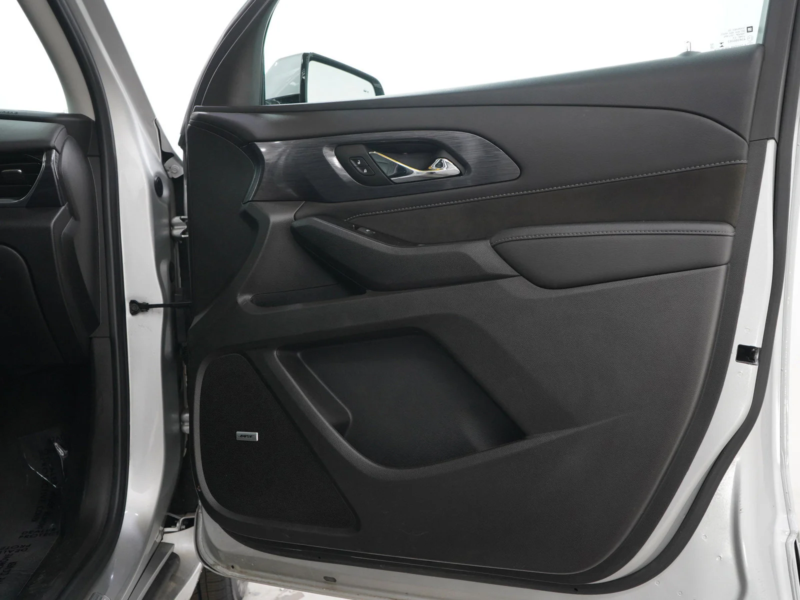 Used 2020 Silver Ice Metallic Chevrolet High Country image 9
