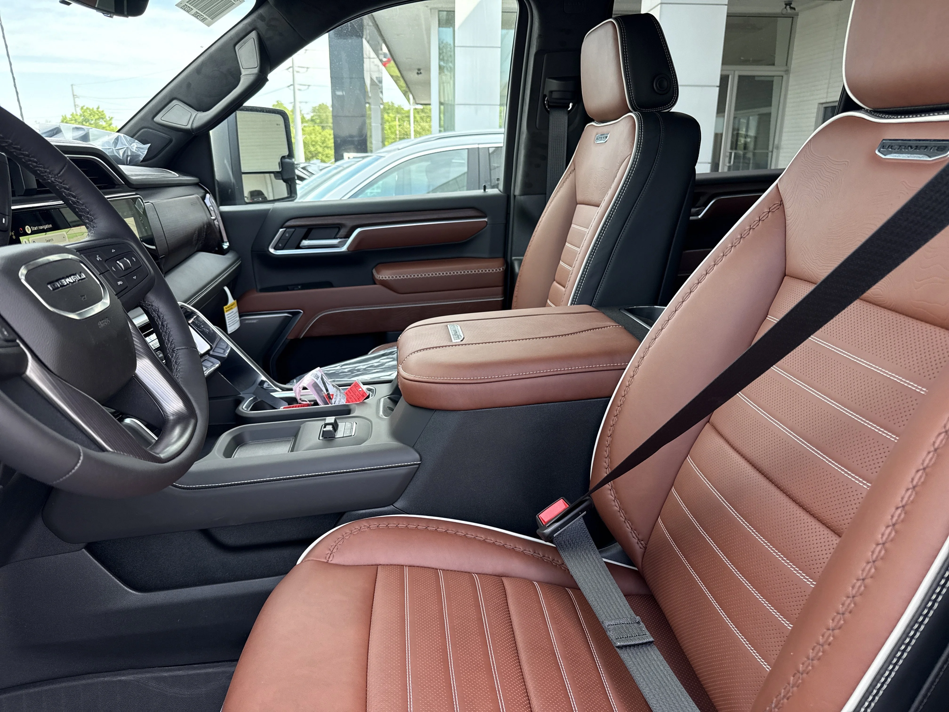 New 2026 Glacier White Tricoat GMC Denali Ultimate 4WD image 5