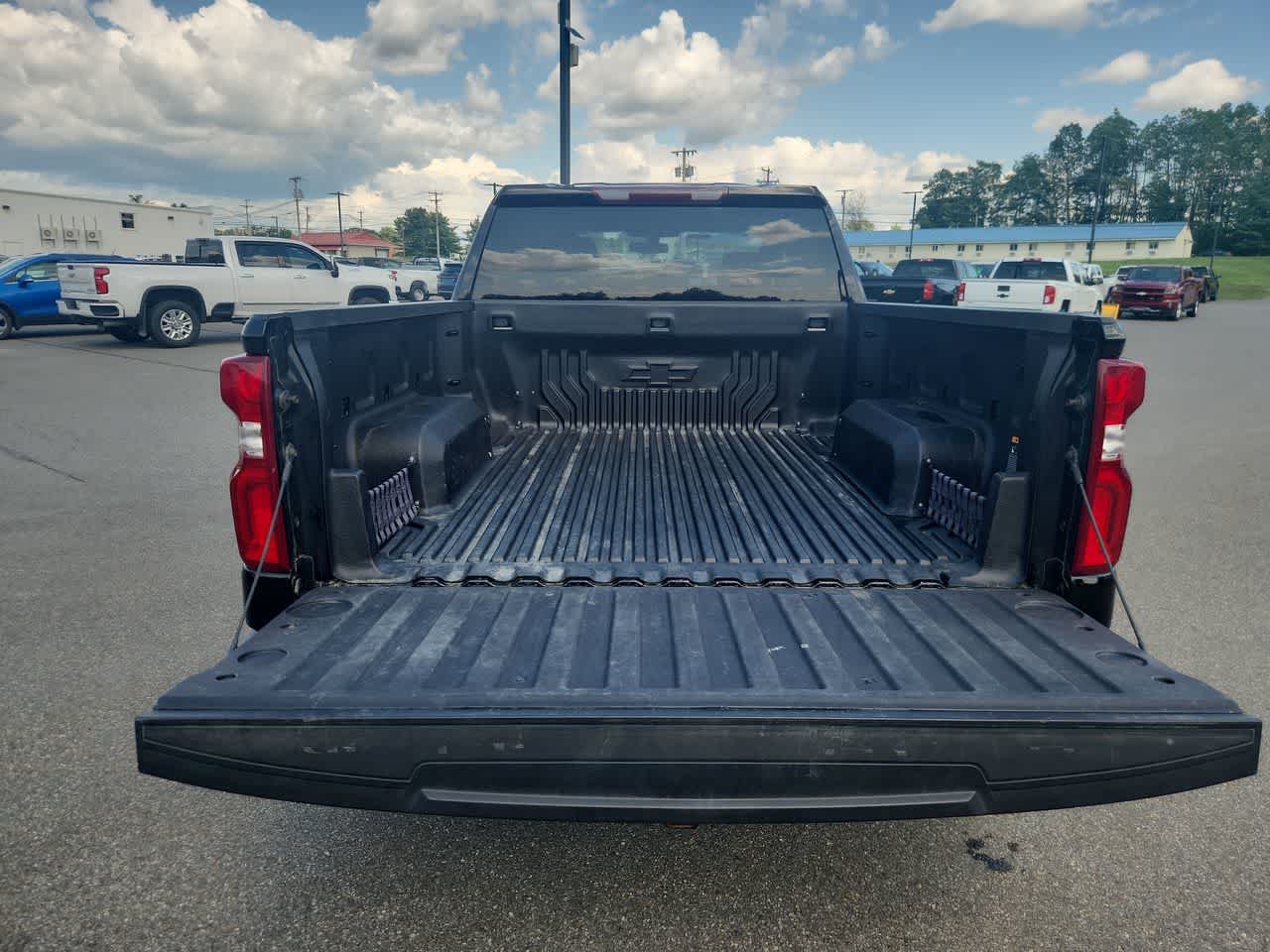 Used 2022 Black Chevrolet RST image 15