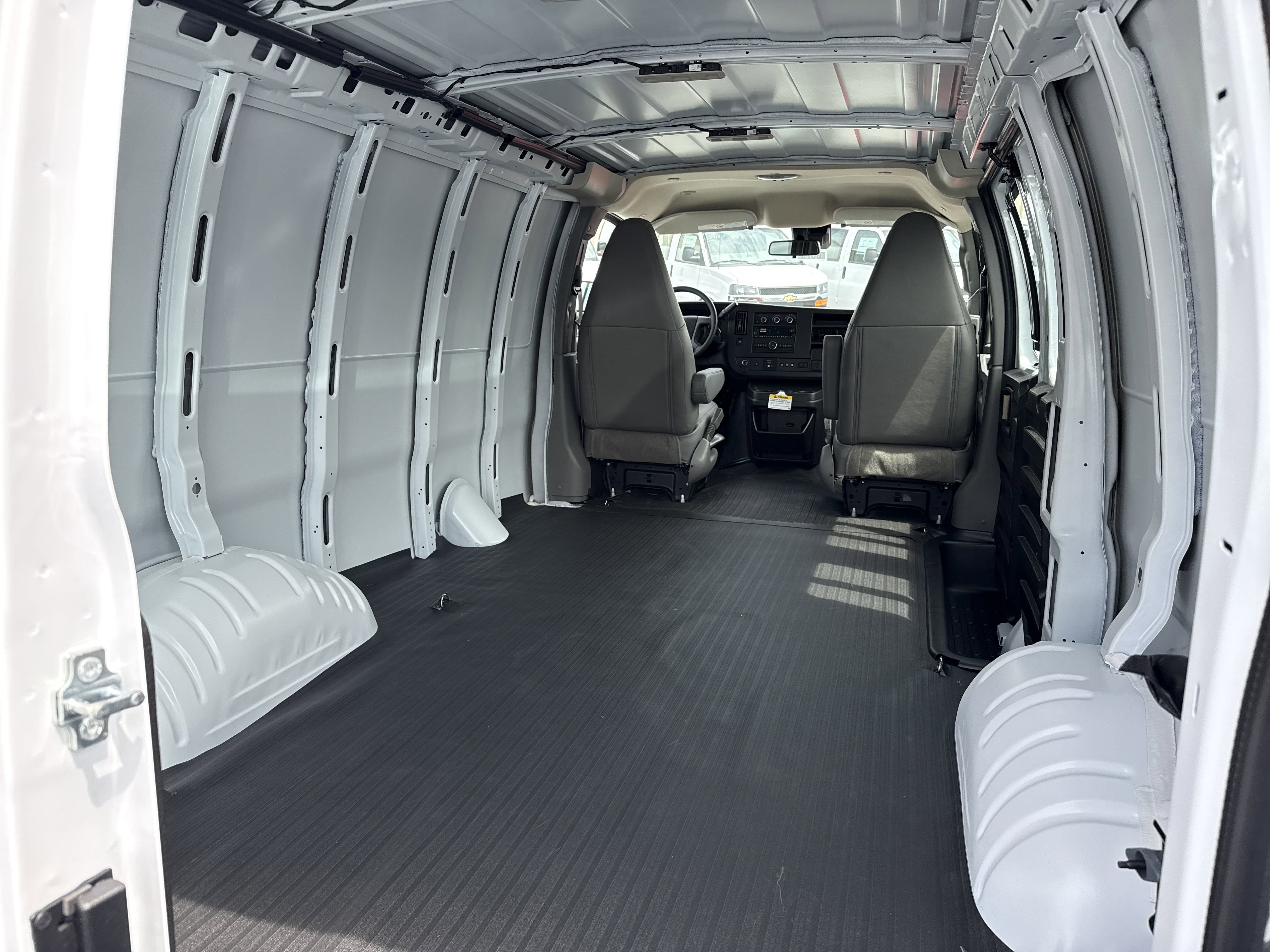 2025 Chevrolet Express Cargo Work Van - Photo 21