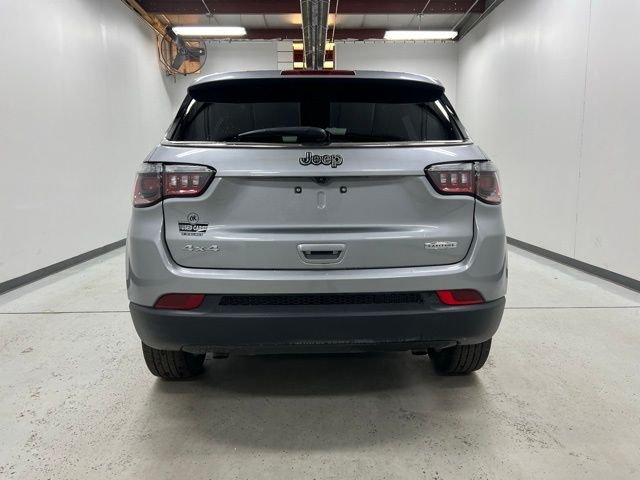 2024 Jeep Compass Latitude photo 3