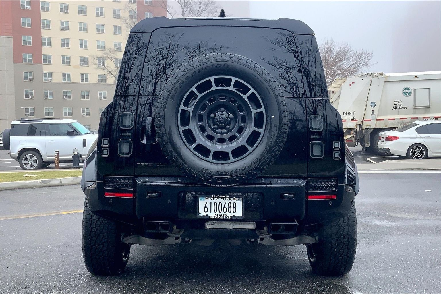 New 2026 Narvik Black Land Rover OCTA Black image 4