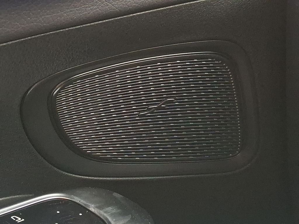 2025 Mercedes-Benz C-Class Sedan C 300 - Photo 21