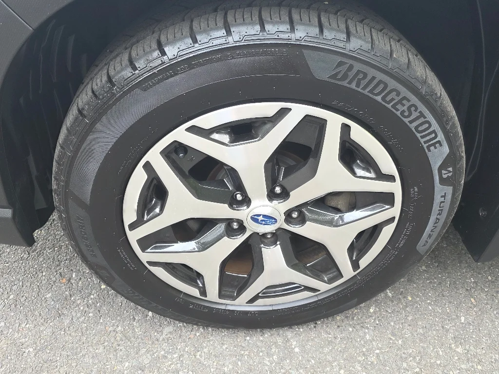 Used 2021 White Subaru Premium image 33