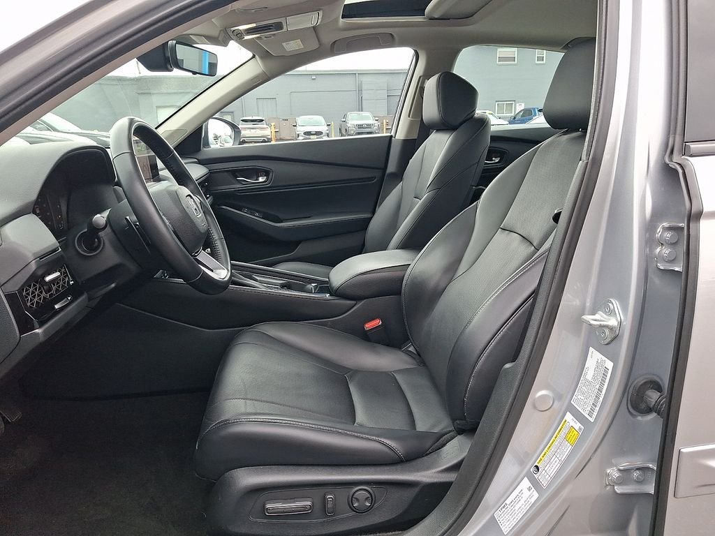 Used 2024 Silver Honda Touring image 13