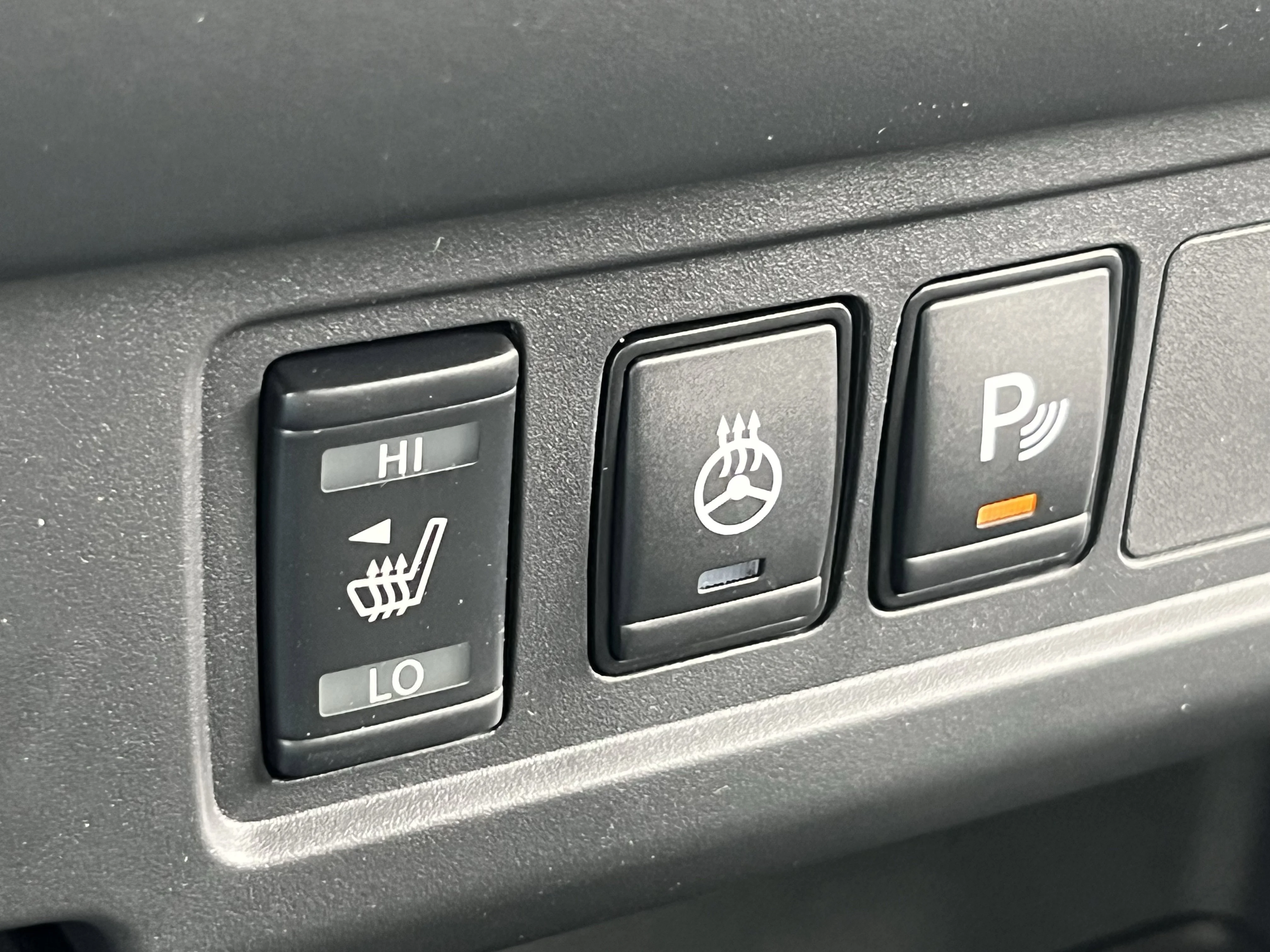 New 2026 Boulder Gray Pearl Nissan Crew Cab SV image 30