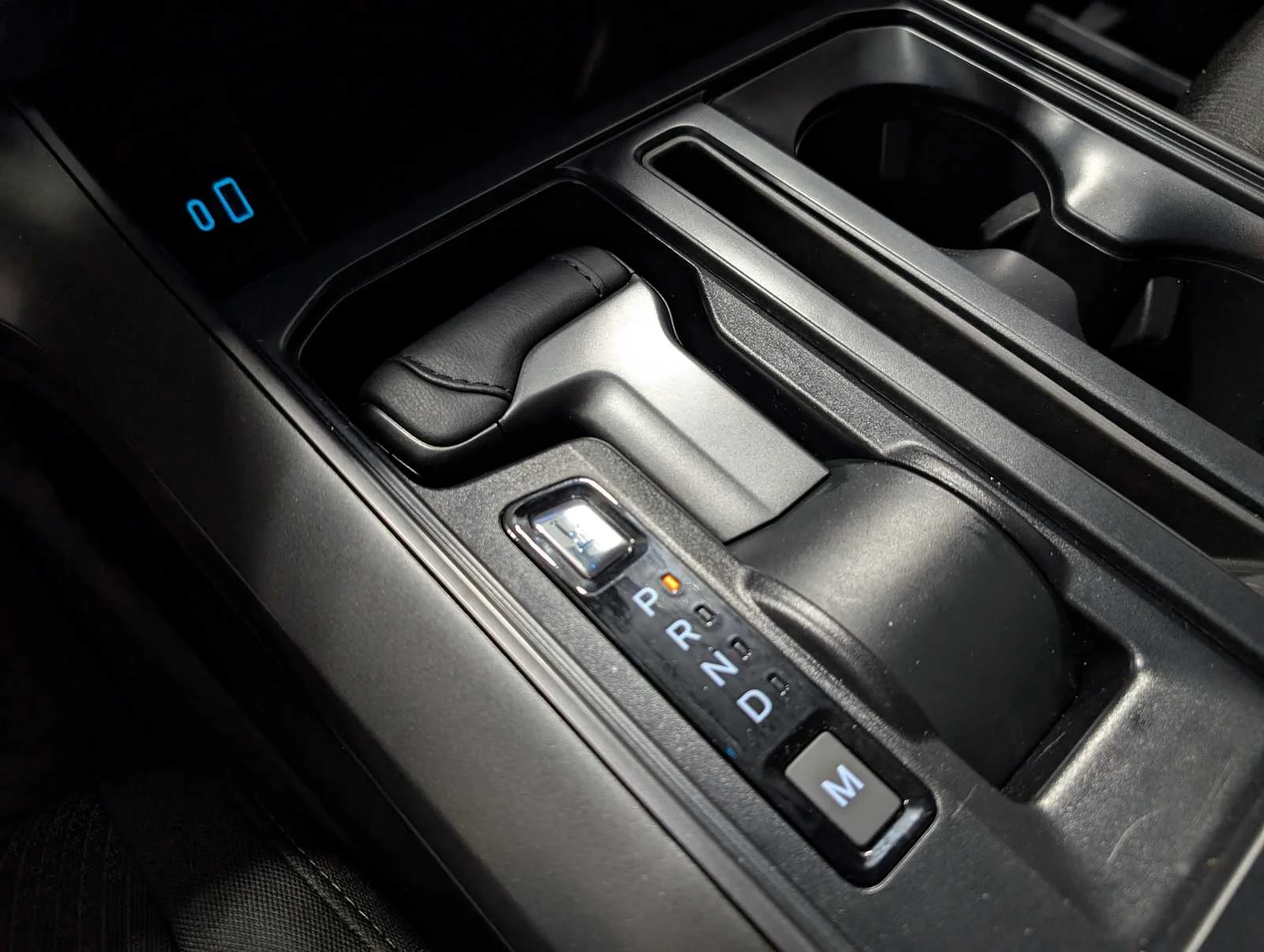 Used 2024 Agate Black Metallic Ford XLT image 31