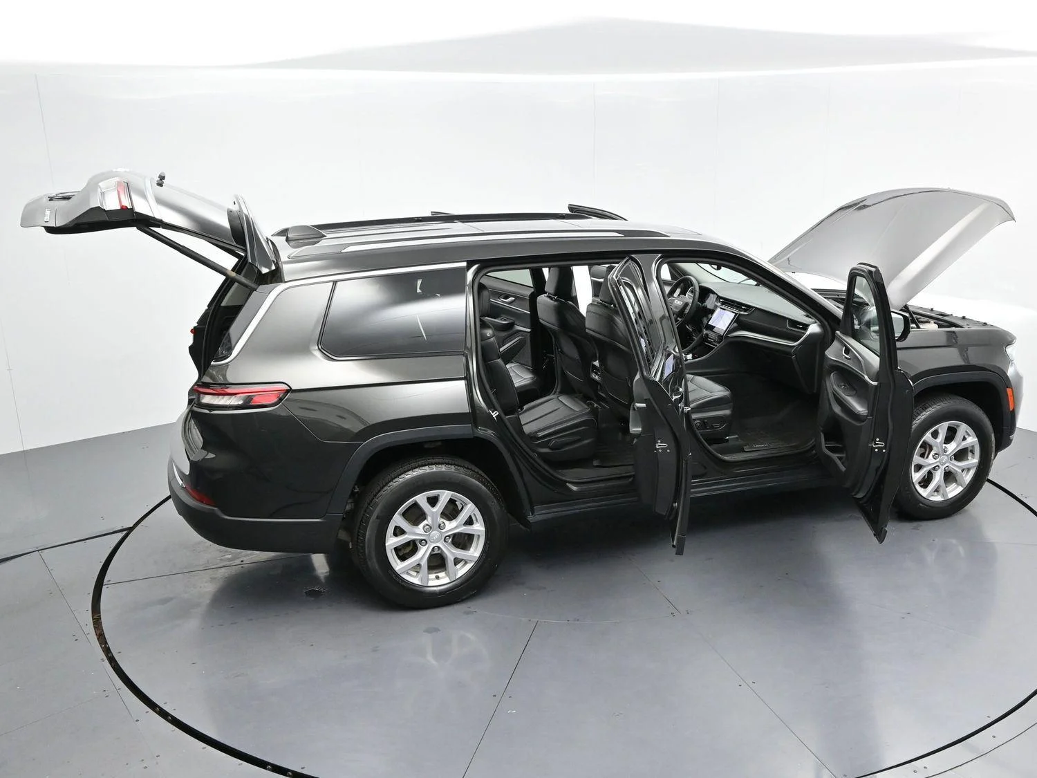 Used 2023 Rocky Mountain Pearlcoat Jeep Limited image 48