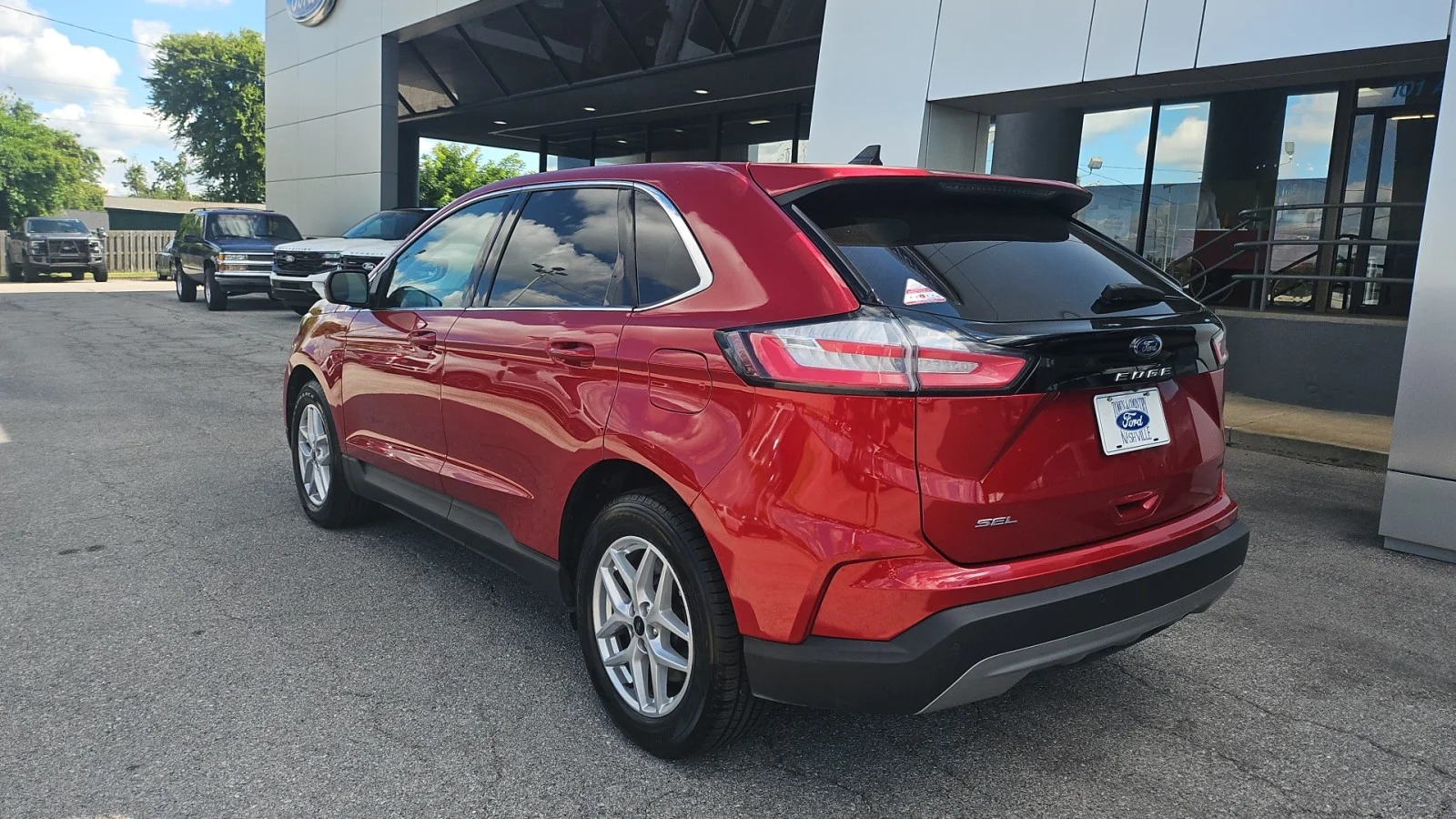 Used 2024 Red Ford 2024 FORD EDGE SEL 4DR SUV 112.2 WB AWD image 3