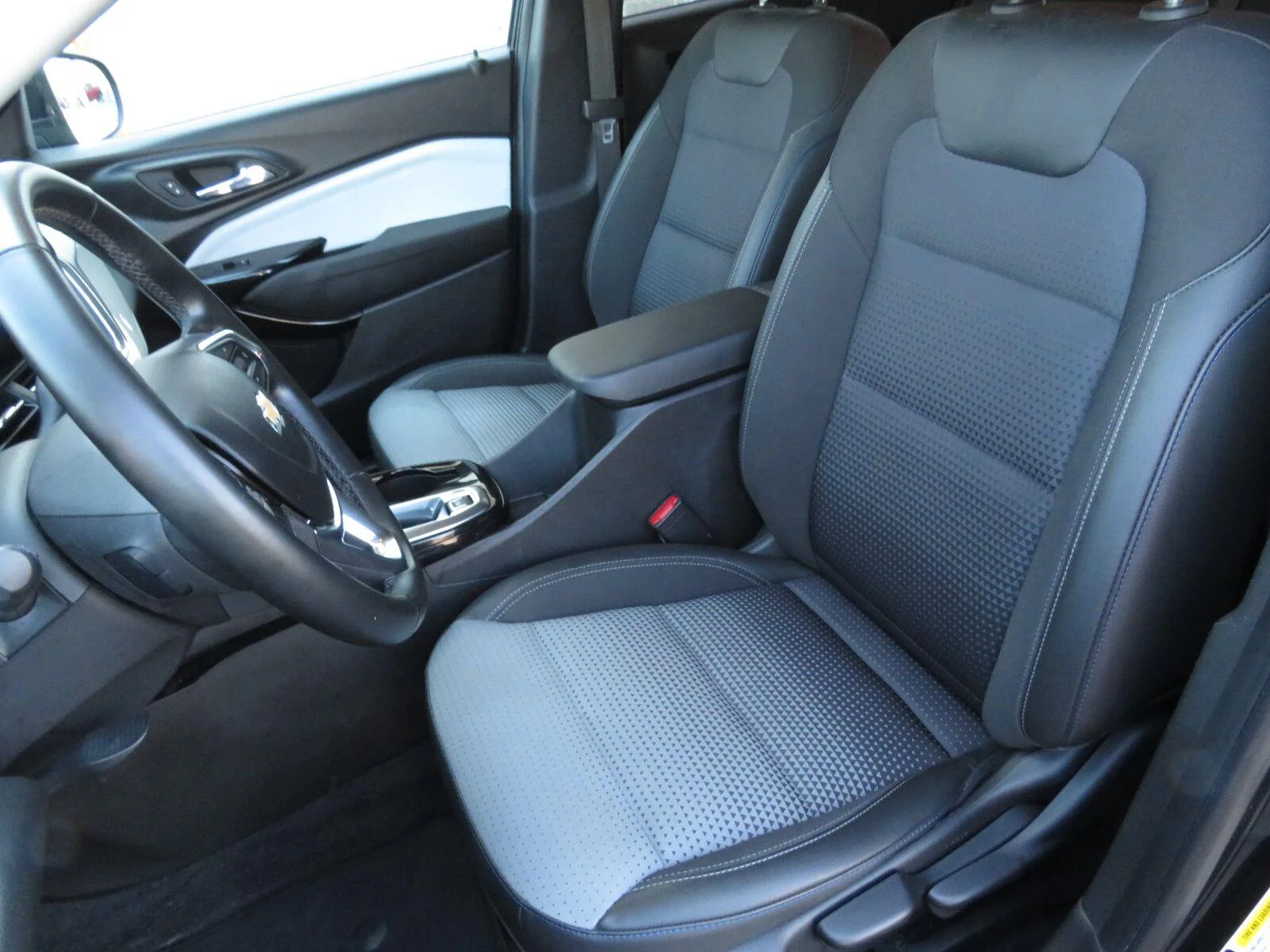 Used 2024 Mosaic Black Metallic Chevrolet LT image 19