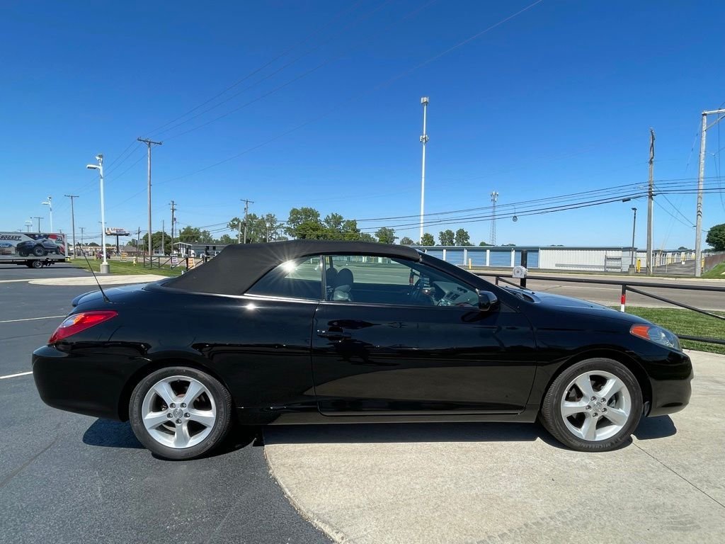 Used 2005 Black Toyota SLE image 9