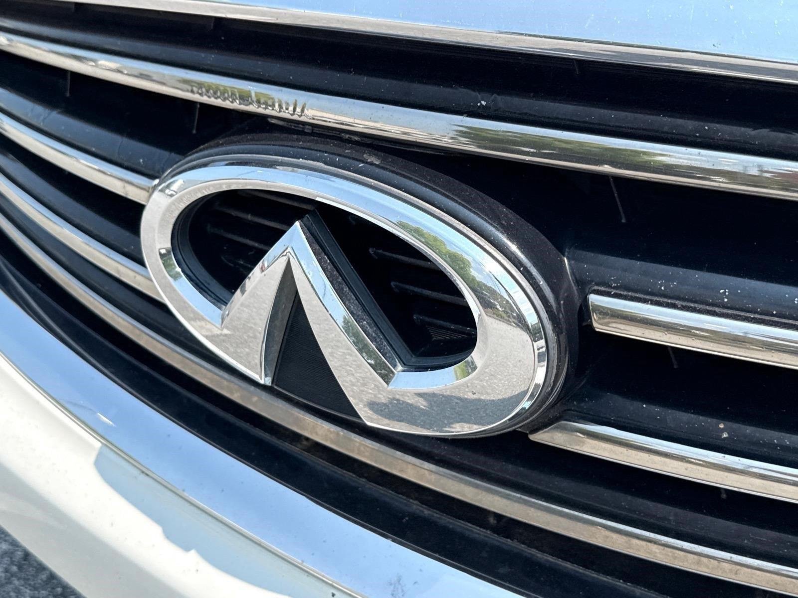Used 2013 Moonlight White INFINITI  image 24