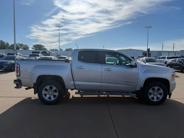 Used 2018 QUICKSILVER METALLIC GMC 2WD SLE image 2