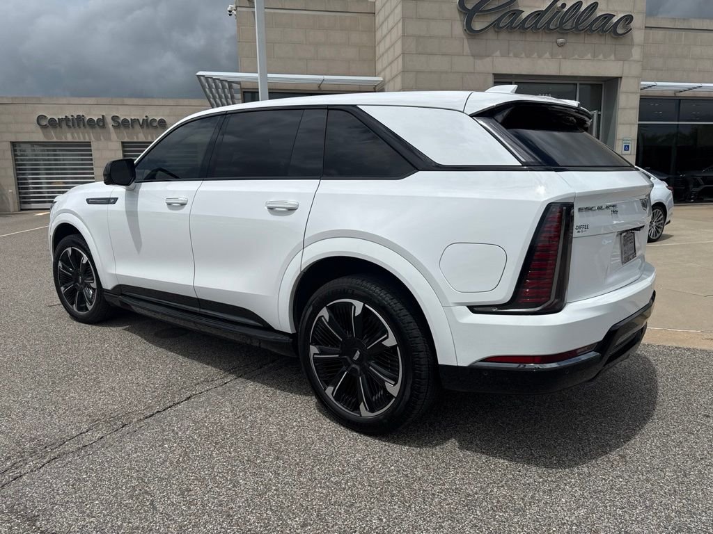 Used 2025 White Cadillac Sport 2 image 5