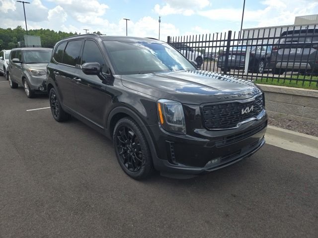 Used 2022 Black Kia SX image 3