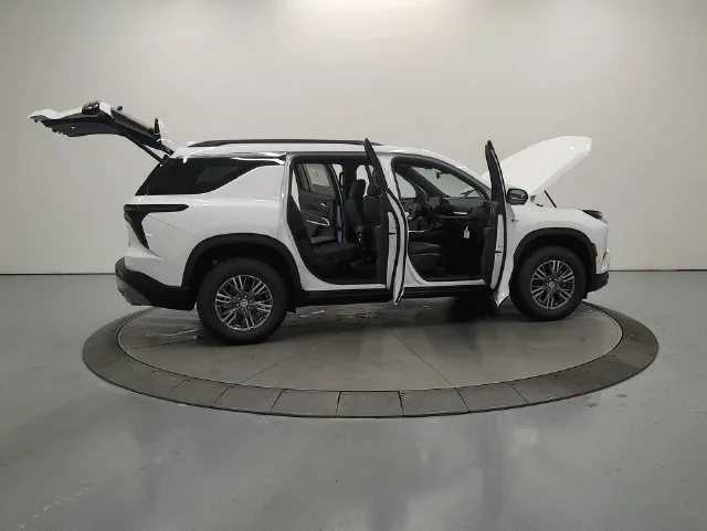 2027 Chevrolet Traverse LT - Photo 45