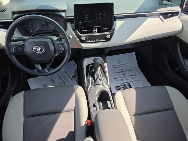 Used 2023  Toyota LE image 9