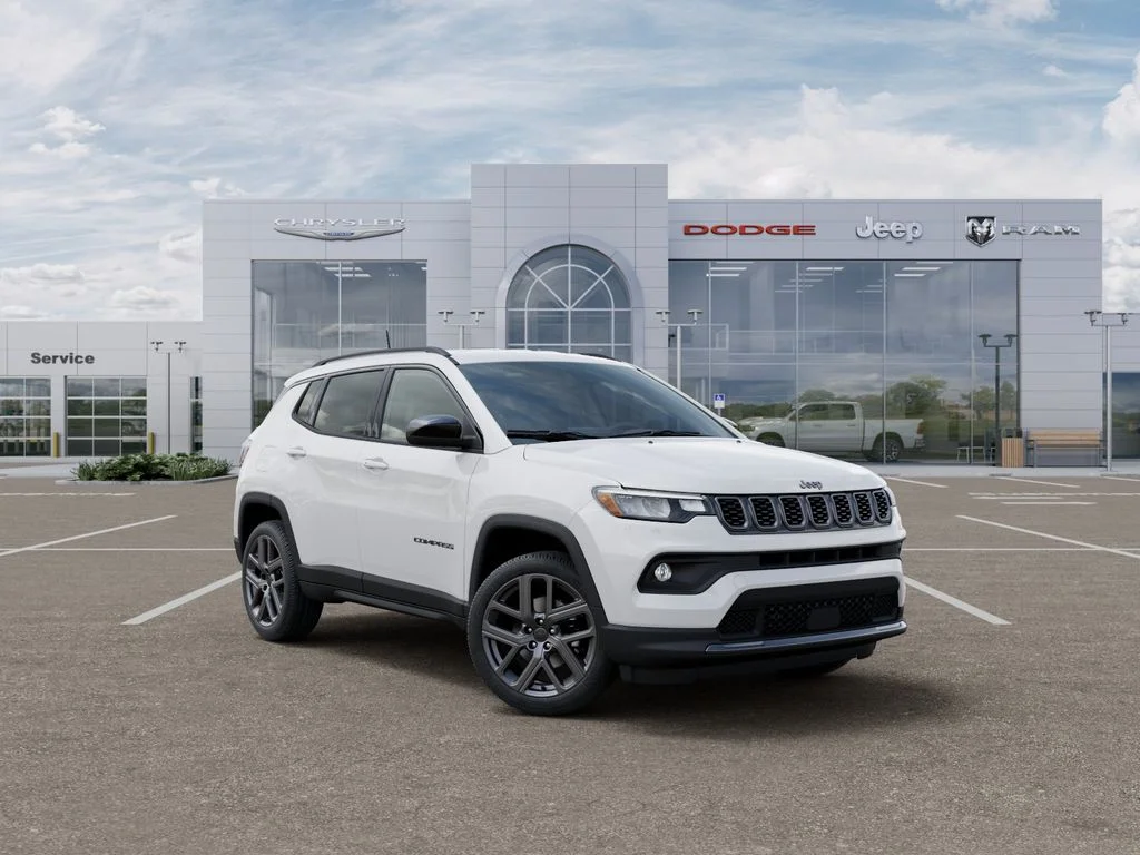 New 2026 Bright White Clearcoat Jeep Latitude image 5