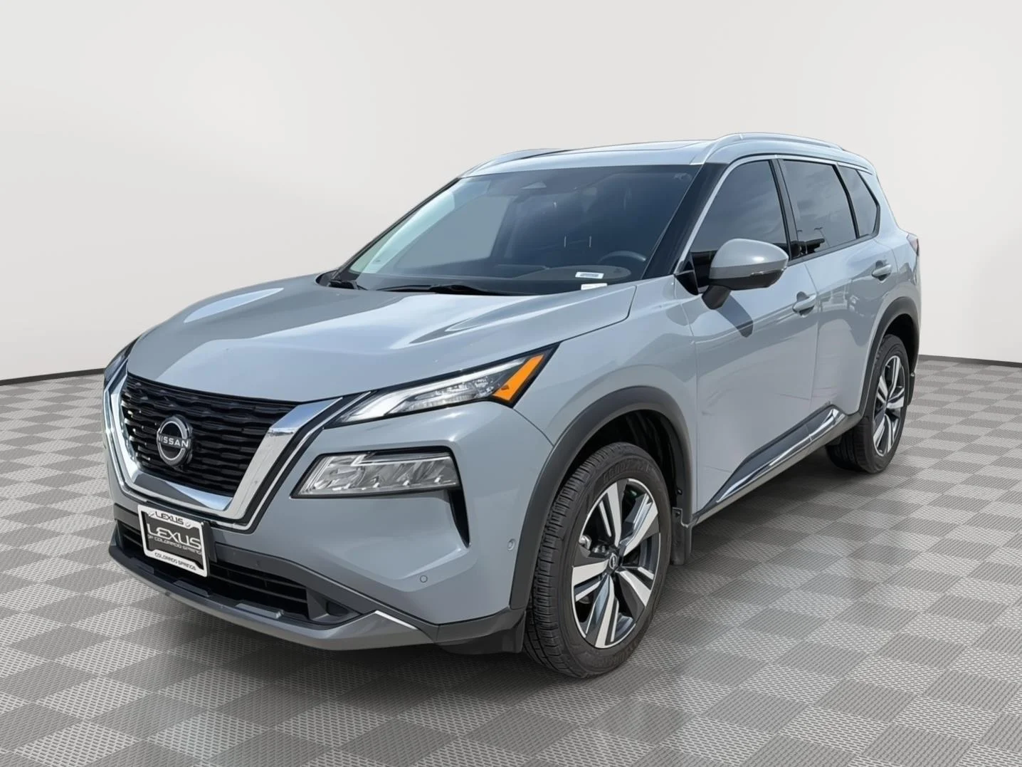 Used 2023 Boulder Gray Pearl Nissan SL image 8