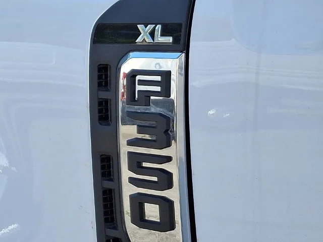 New 2026 Oxford White Ford XL image 15