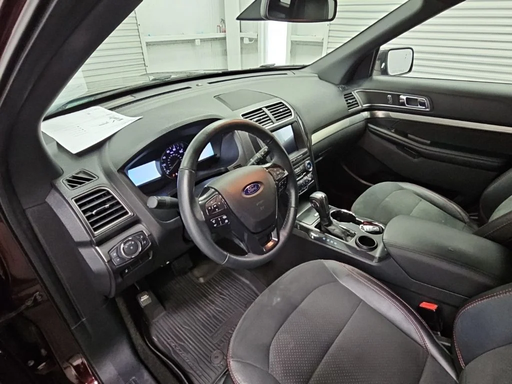 Used 2018 Red Ford XLT image 12