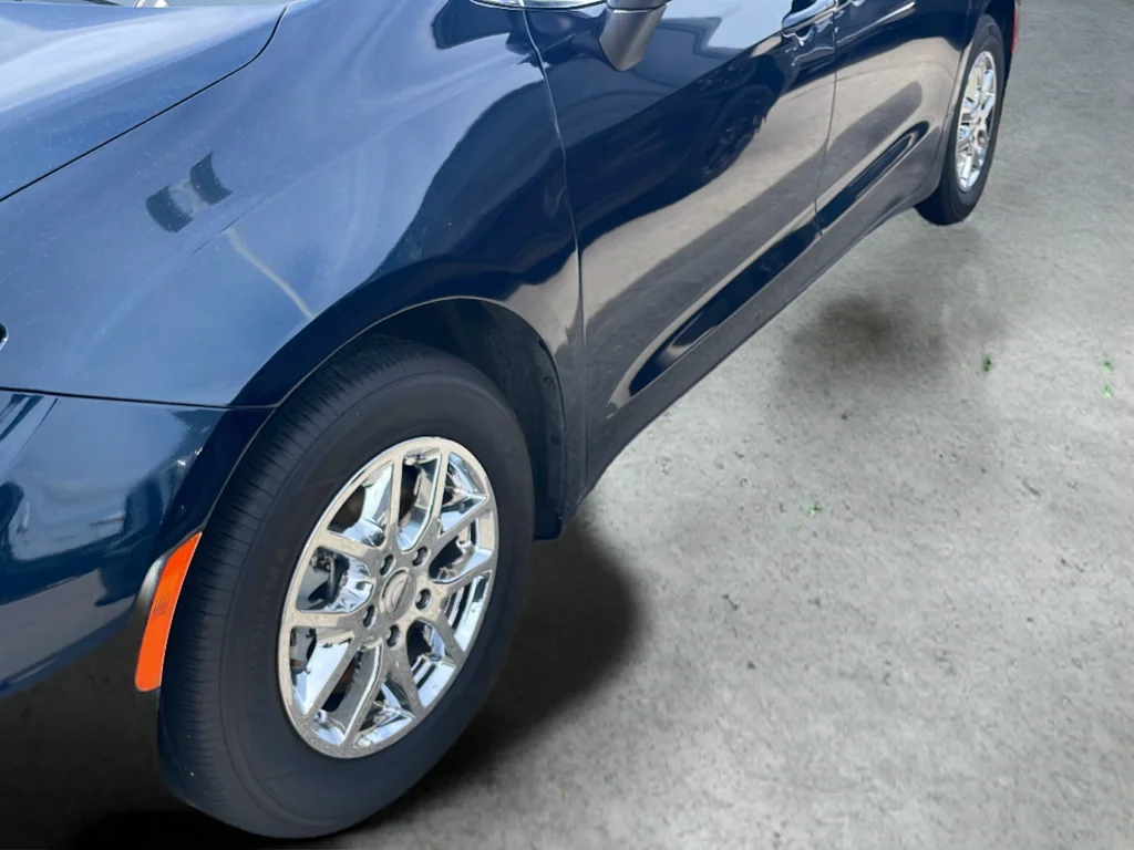 Used 2023 Blue Chrysler Touring L image 39