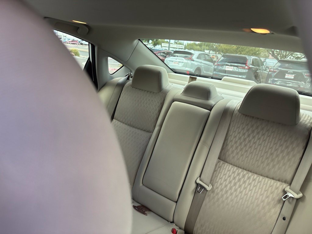 Used 2018 White Nissan 2.5 SV image 30