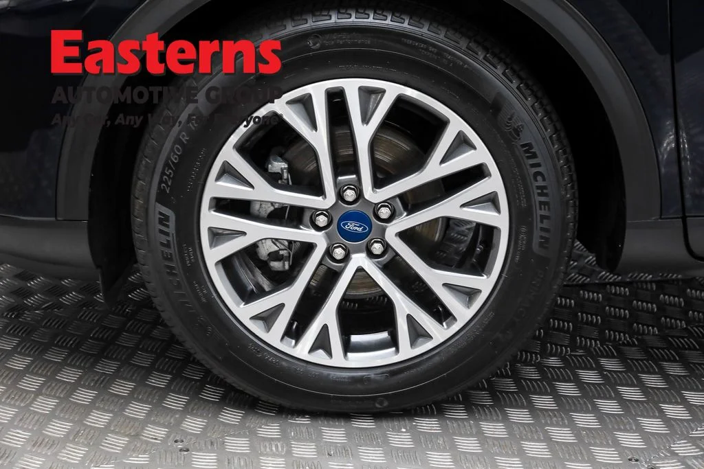 Used 2021 Blue Ford SEL image 32