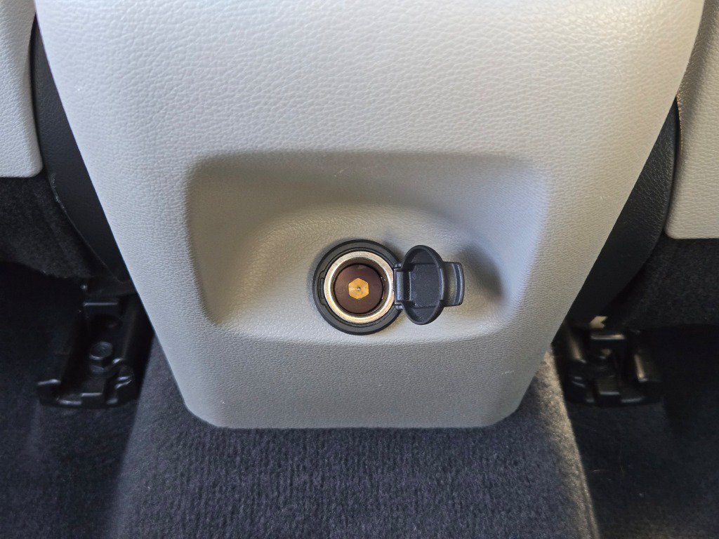 Used 2016 Quartz White Pearl Hyundai Limited image 14