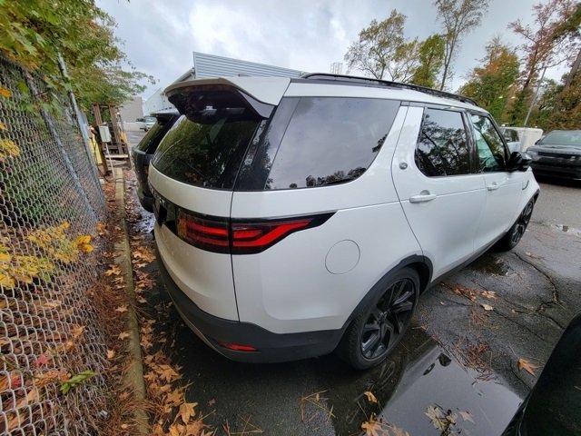 2024 Land Rover Discovery S photo 2