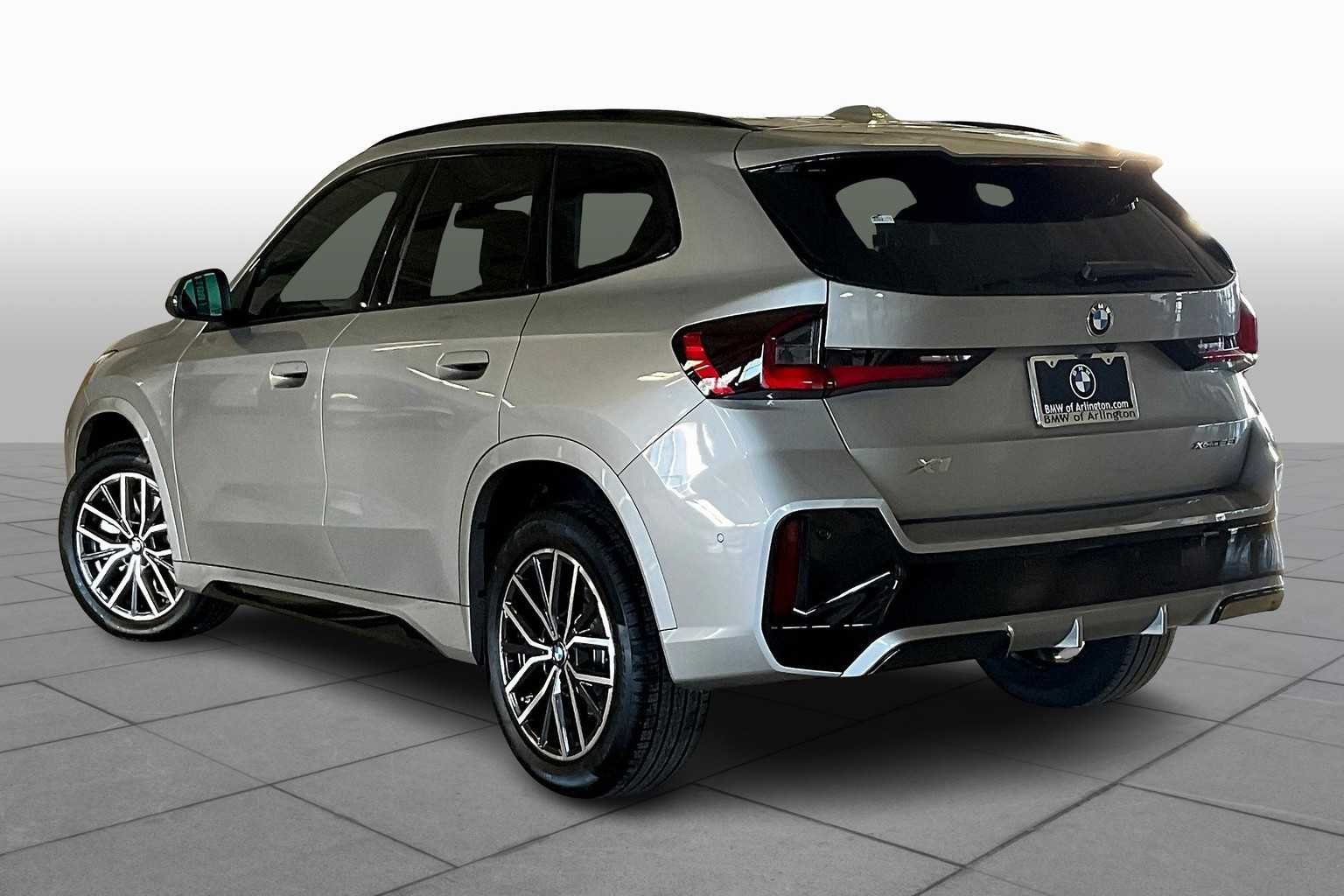 Used 2026 Space Silver Metallic BMW xDrive28i image 12
