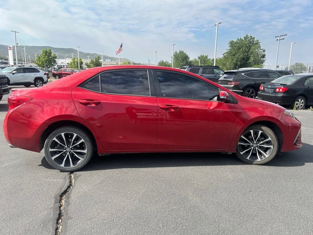 Used 2017 Barcelona Red Metallic Toyota SE image 4