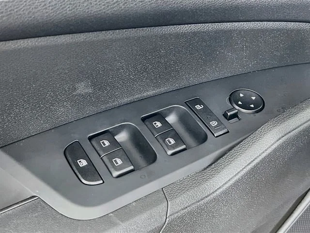 2023 Kia Sportage LX - Photo 9