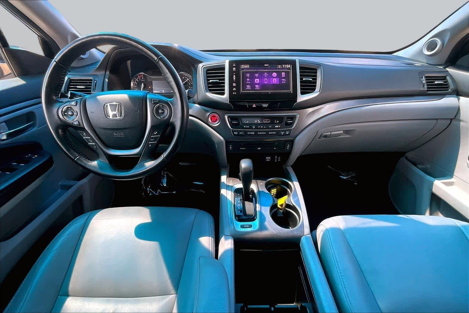 Used 2018 Lunar Silver Metallic Honda EX-L image 16