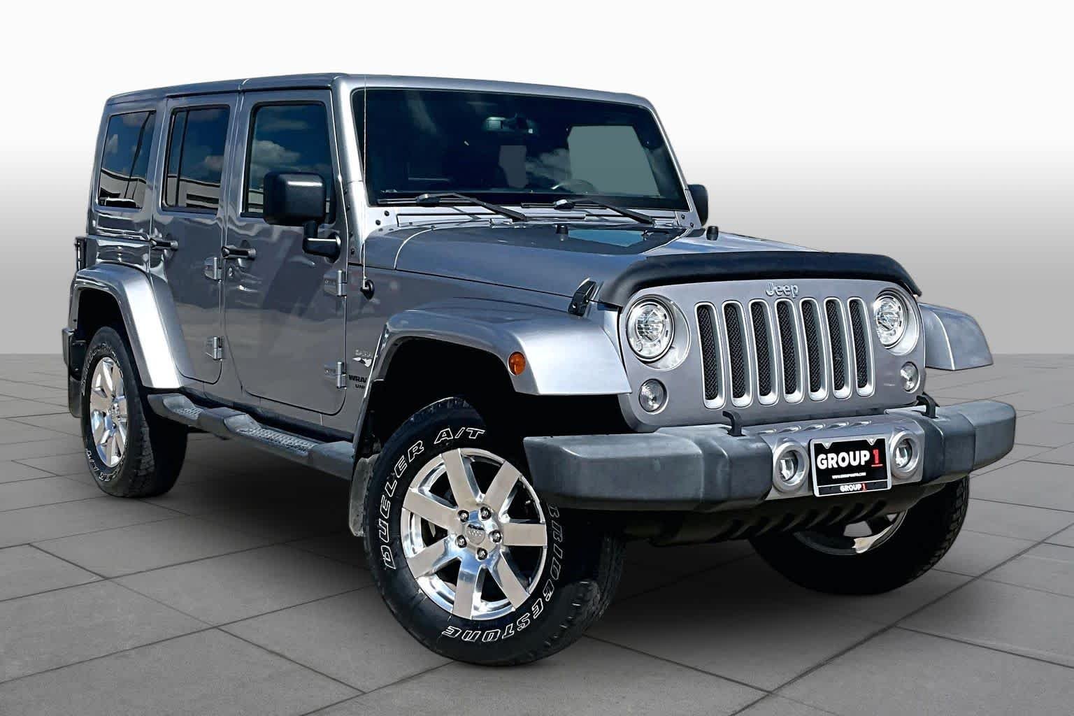 Used 2017 Billet Silver Metallic Clearcoat Jeep Sahara image 3