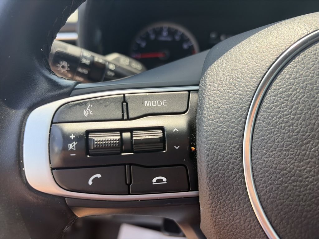 Used 2024 Wolf Gray Kia GT-Line image 21