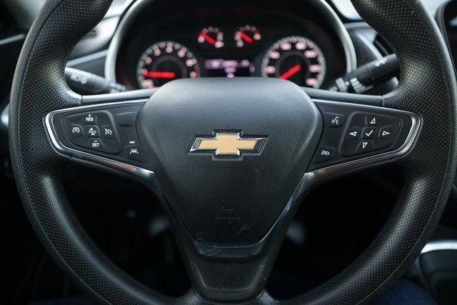 Used 2024 Summit White Chevrolet LT image 19
