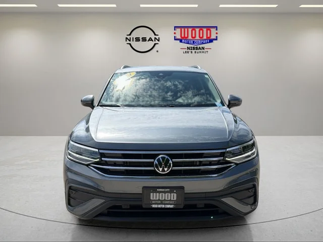 Used 2024 Platinum Gray Metallic Volkswagen 2.0T SE image 6