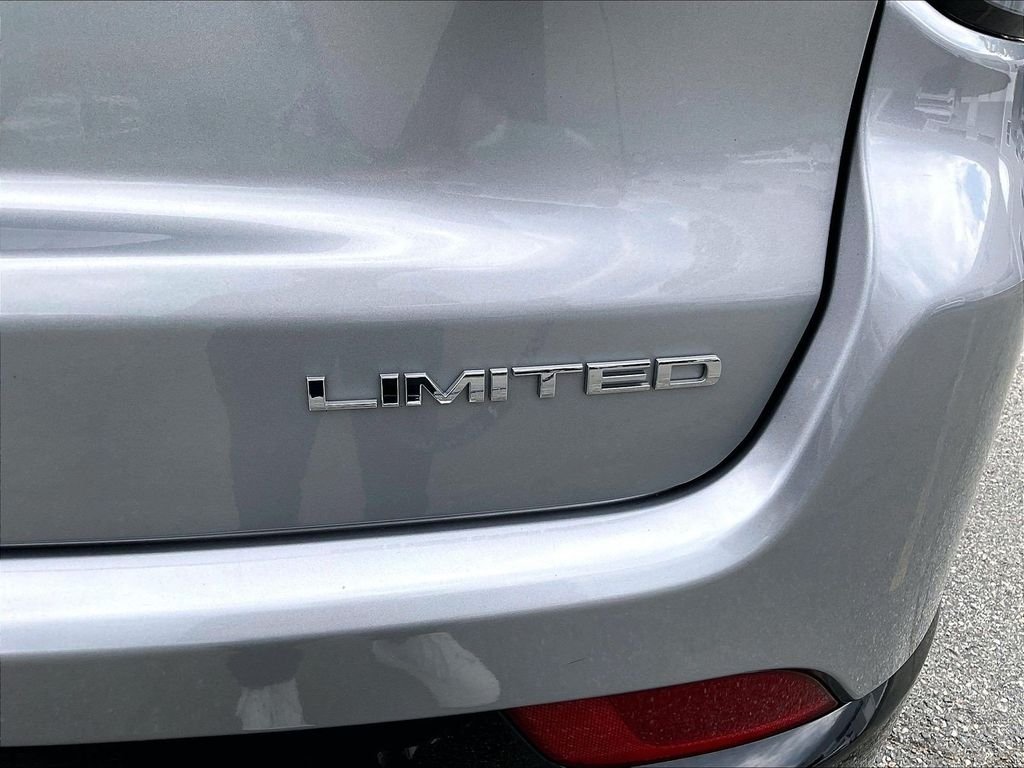 Used 2023 Silver Jeep Limited image 29