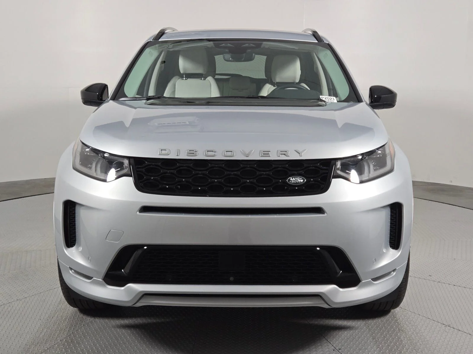 Used 2025 Hakuba Silver Metallic Land Rover S image 8