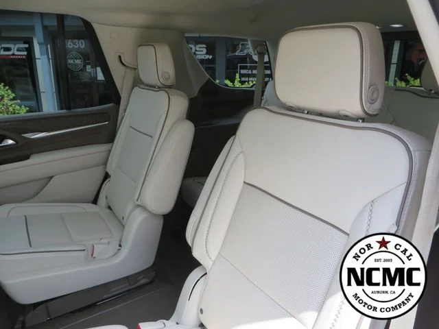2023 GMC Yukon Denali - Photo 38