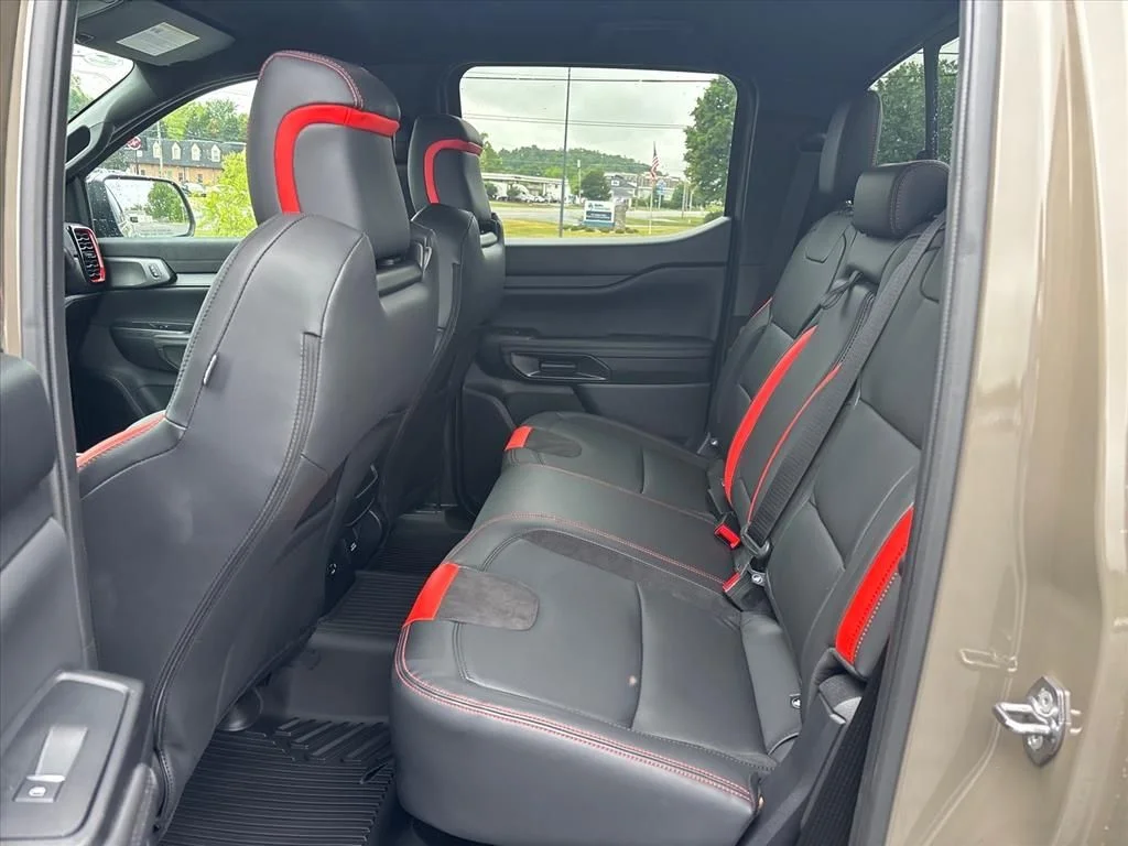2025 Ford Ranger Raptor - Photo 16