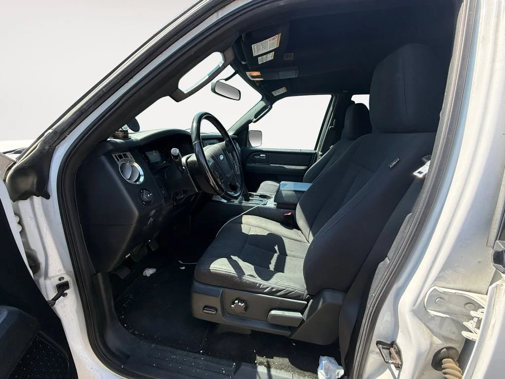Used 2016 White Ford XL image 6